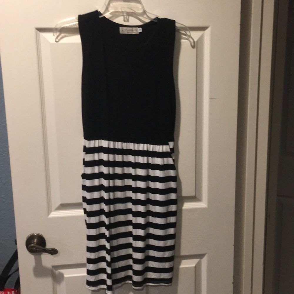 Soft cotton dress w pockets by fighting eel